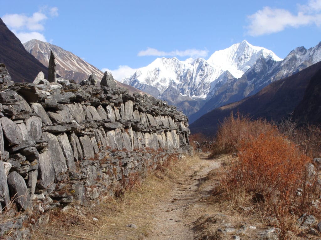 Voyage au Népal en 2022, vallée du Langtang, mur de Mani